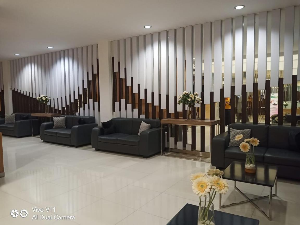 Ayla City Hotel Sorong Ngoại thất bức ảnh