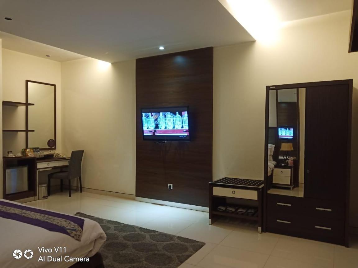 Ayla City Hotel Sorong Ngoại thất bức ảnh