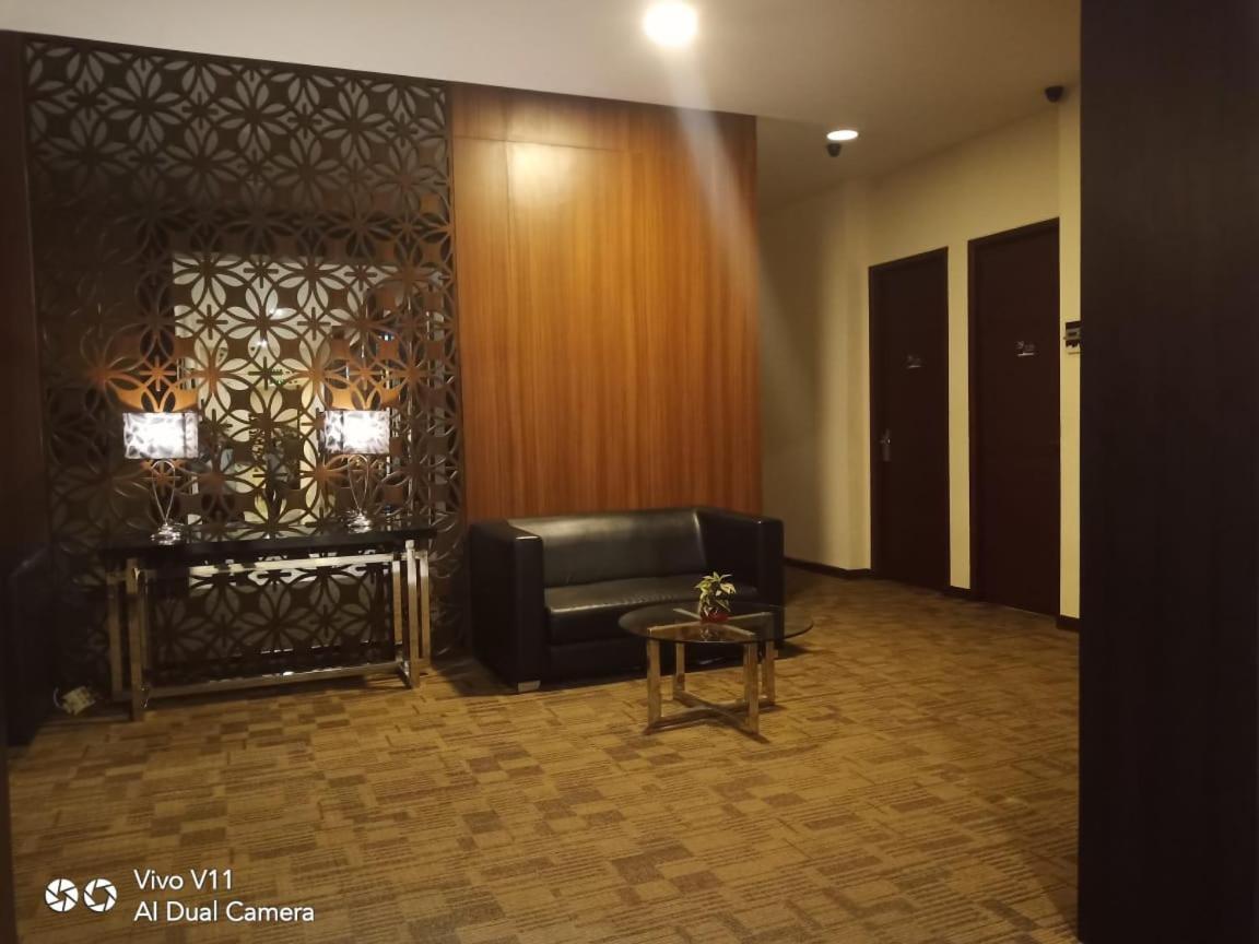 Ayla City Hotel Sorong Ngoại thất bức ảnh