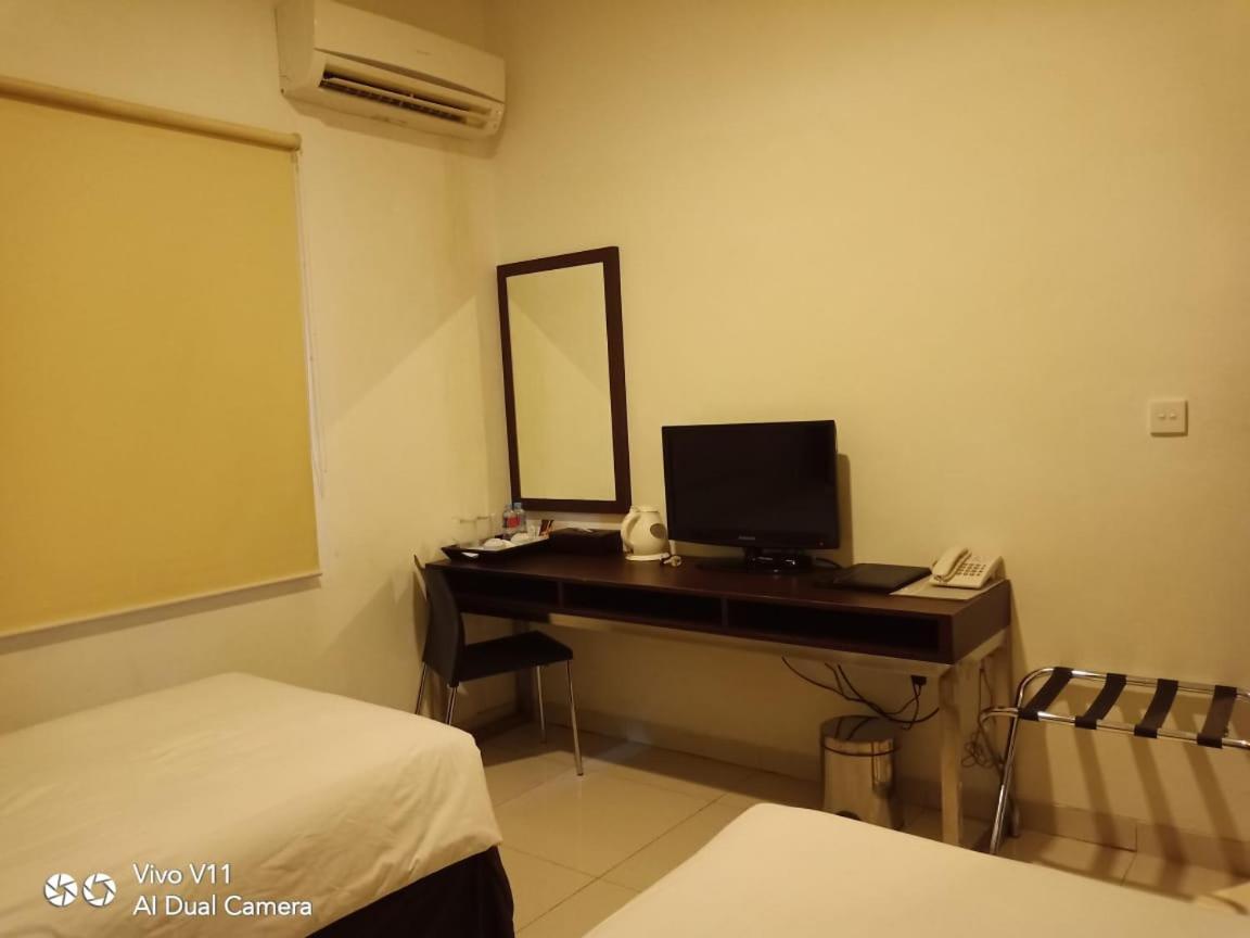 Ayla City Hotel Sorong Ngoại thất bức ảnh