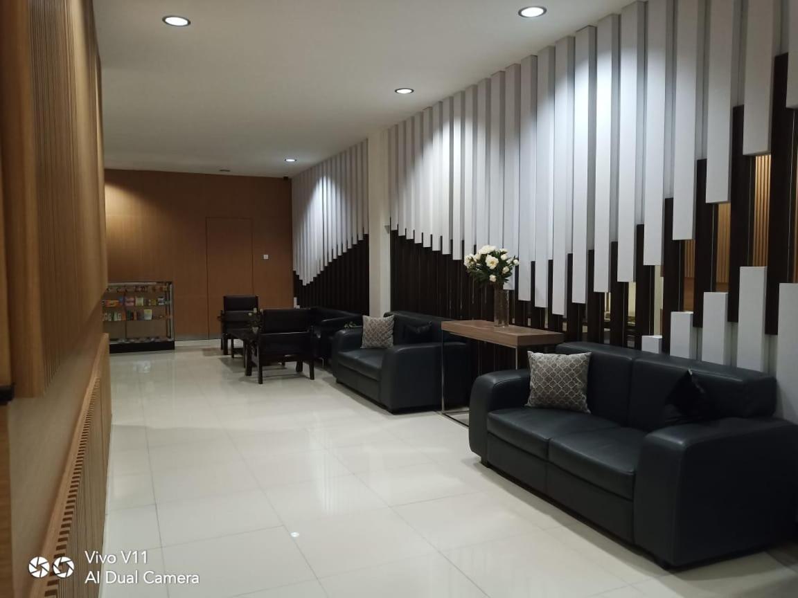 Ayla City Hotel Sorong Ngoại thất bức ảnh