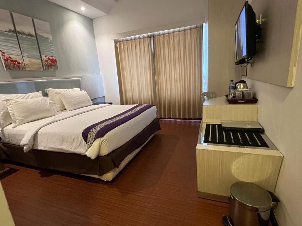 Ayla City Hotel Sorong Ngoại thất bức ảnh