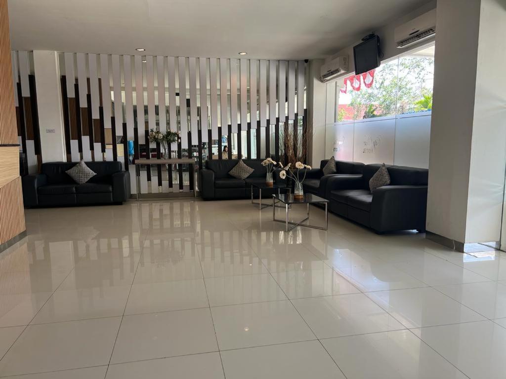 Ayla City Hotel Sorong Ngoại thất bức ảnh