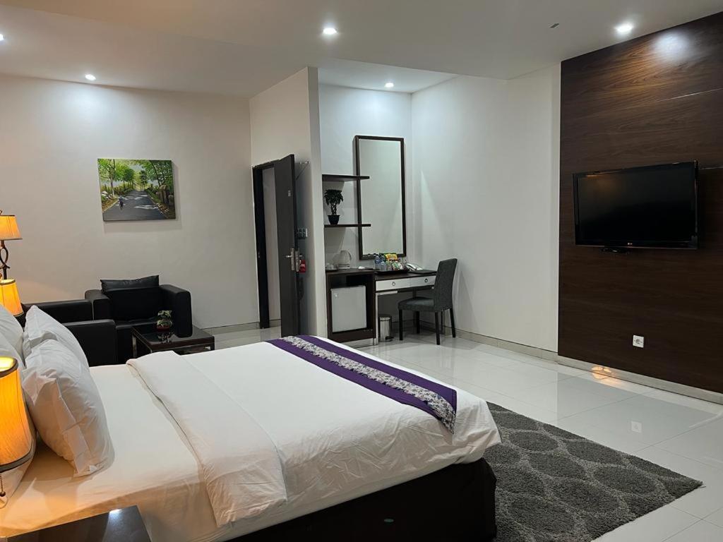 Ayla City Hotel Sorong Ngoại thất bức ảnh