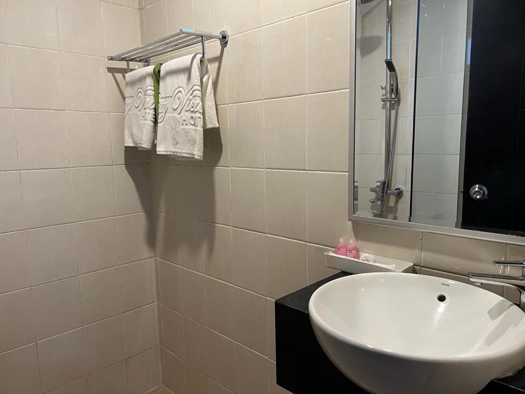 Ayla City Hotel Sorong Ngoại thất bức ảnh