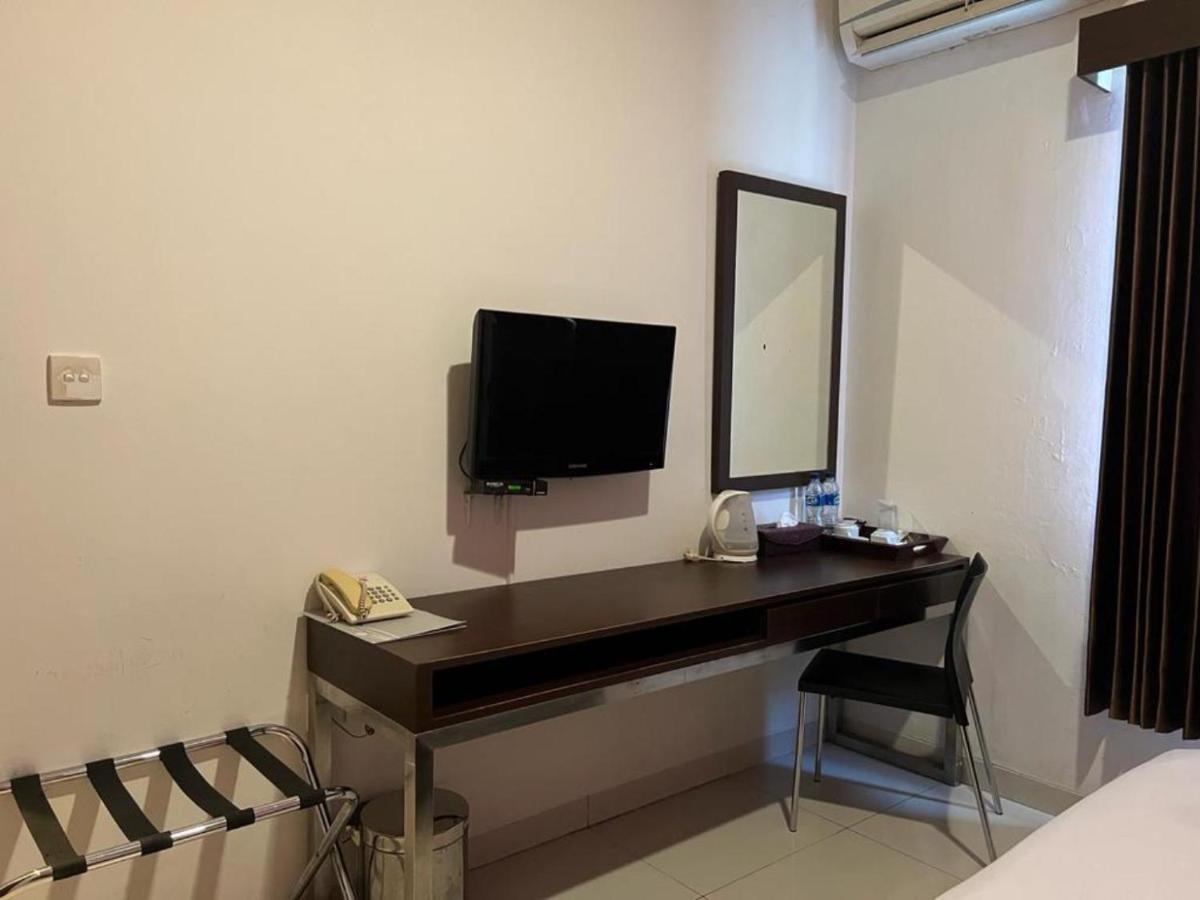 Ayla City Hotel Sorong Ngoại thất bức ảnh