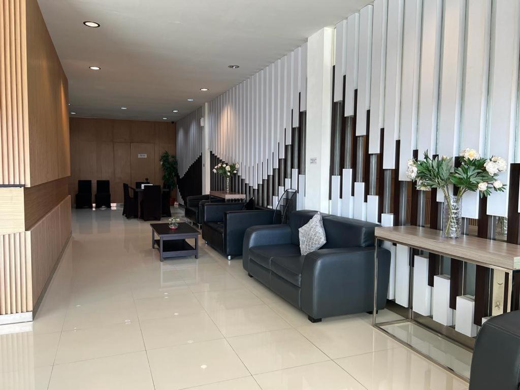 Ayla City Hotel Sorong Ngoại thất bức ảnh