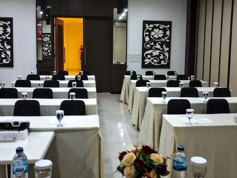 Ayla City Hotel Sorong Ngoại thất bức ảnh